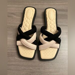 VIVAIA  Pillow Top Slide Black and Cream Women's Sandals